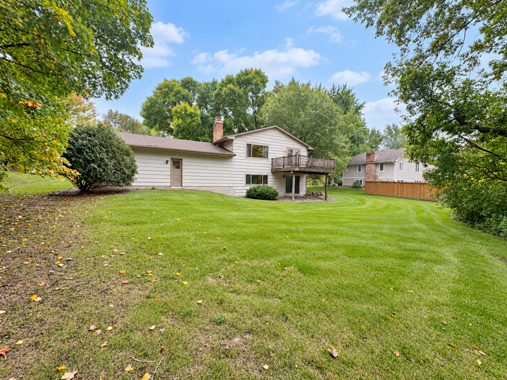 Property Photo:  2811 Comstock Lane N  MN 55447 
