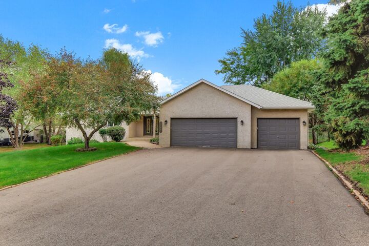 Property Photo:  2646 Shadow Lane  MN 55318 