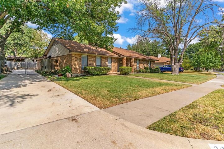 Property Photo:  3212 Dunes Street  TX 76209 