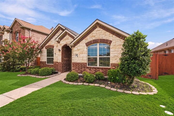 Property Photo: 4108 Rain Lilly TX 75126