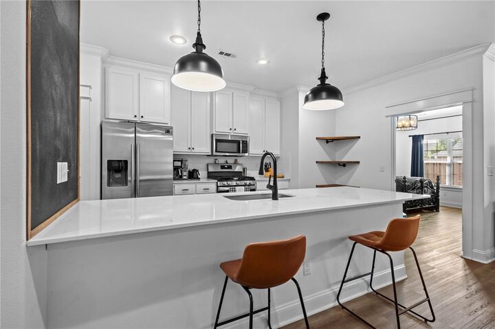 Property Photo:  2816 W Persimmon Street  AR 72756 