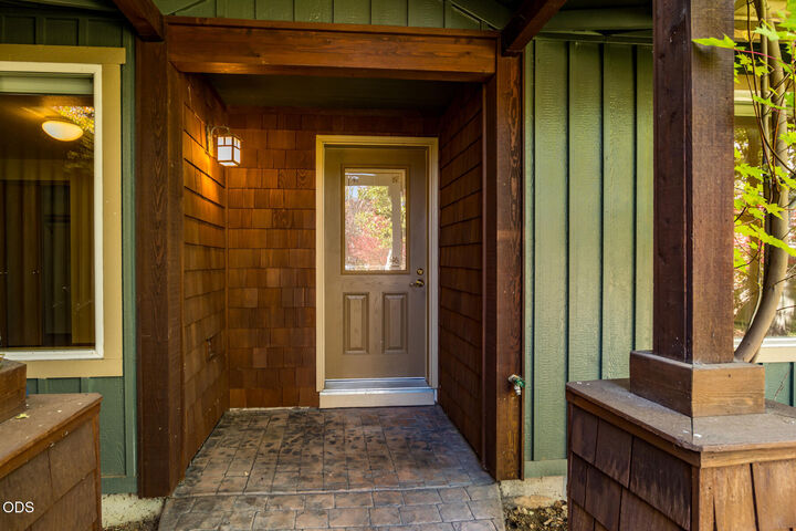 Property Photo: 20232 Morgan Loop OR 97703