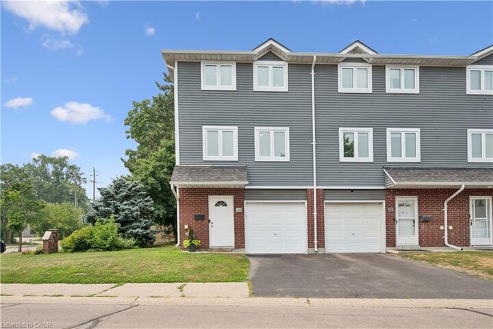 Property Photo:  38 Harris Avenue A  ON N3R 2E9 