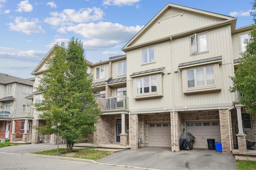 Property Photo:  6 Chestnut Drive 69  ON L3M 0C4 
