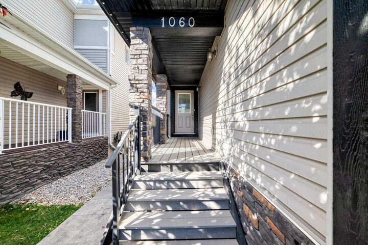 Property Photo: 1060 Kingston Crescent SE AB T4A 0L4