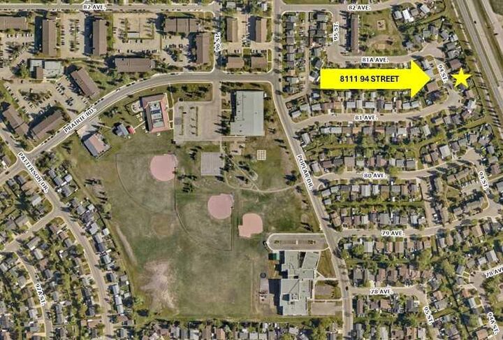 Property Photo:  8111 94 Street  AB T8V 5R4 