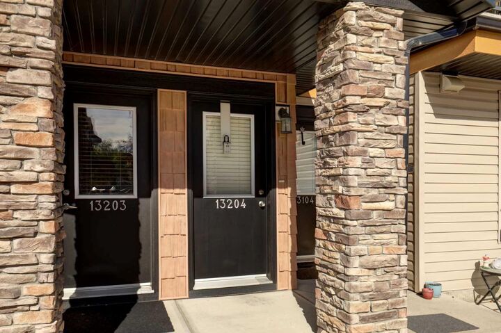Property Photo:  2781 Chinook Winds Drive SW 13204  AB T4B 3S5 