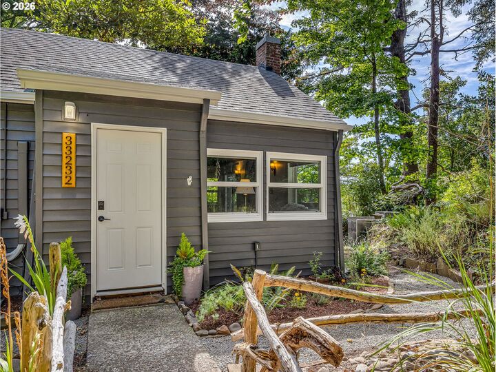 Property Photo: 33232 Biwater Ln OR 97146