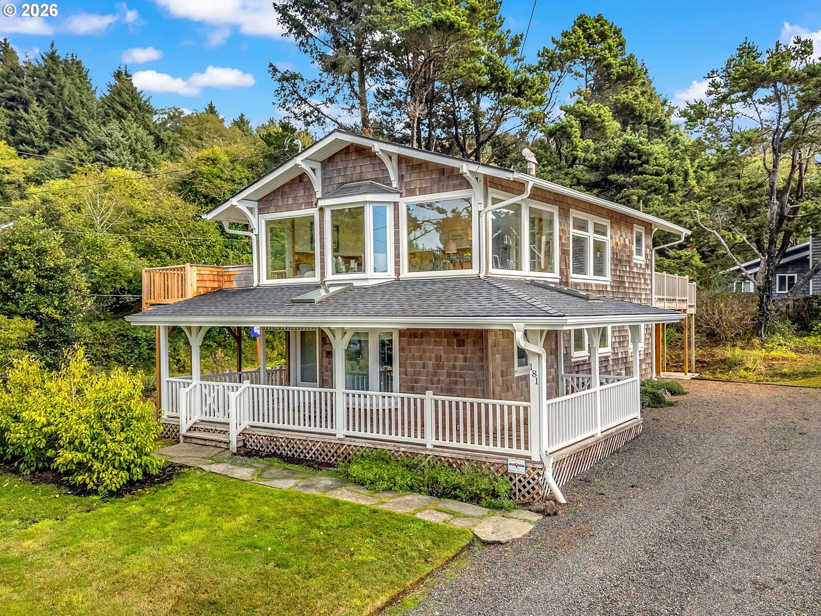 Property Photo:  181 W Sitka St  OR 97110 