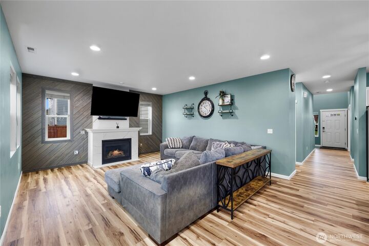 Property Photo:  344  Cambridge Loop  WA 98284 