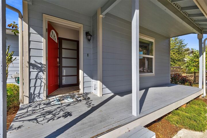 Property Photo:  300 NE Max William Loop  WA 98370 