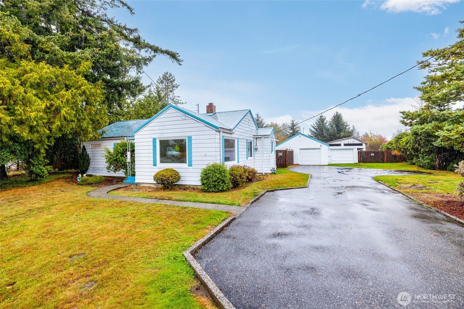 Property Photo: 305 N Township Street WA 98284