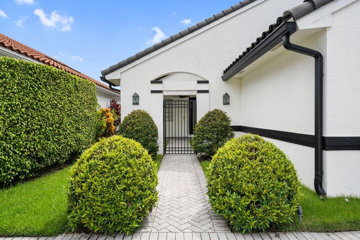 Property Photo:  8268 Bob O Link  FL 33412 