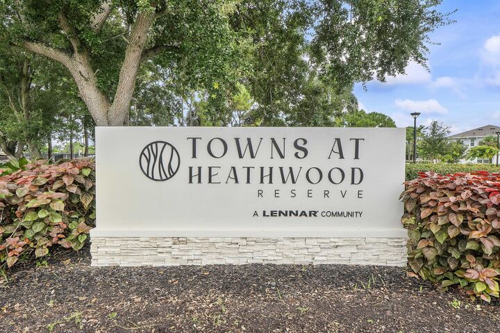 Property Photo:  4567 Hollister Avenue  FL 33463 