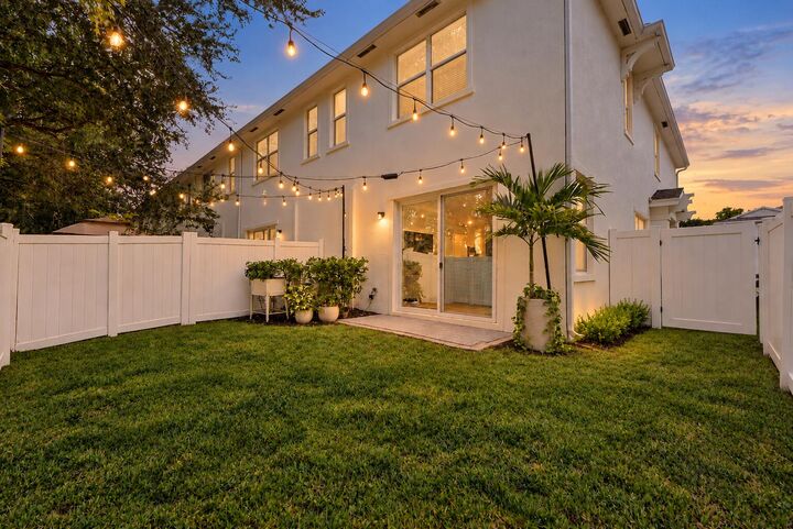 Property Photo:  4567 Hollister Avenue  FL 33463 