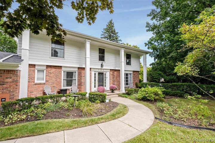 Property Photo:  757 Foxhall Road N  MI 48304 