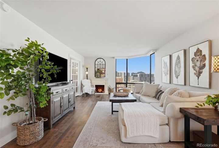 Property Photo:  1625 Larimer Street 1507  CO 80202 