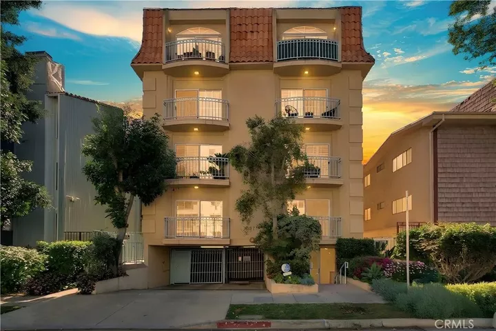 Property Photo:  1871 Greenfield Avenue 102  CA 90025 