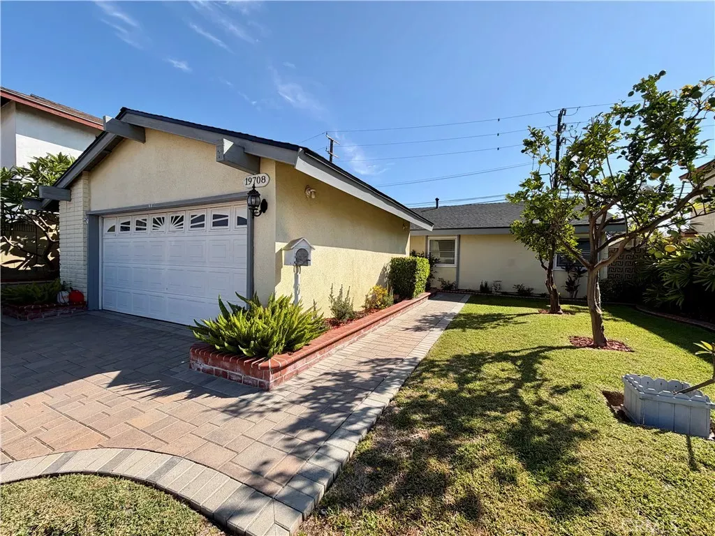 Property Photo:  19708 Dalfsen Avenue  CA 90746 
