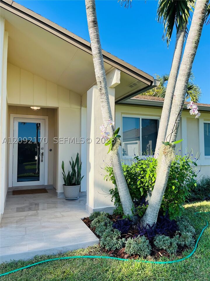 Property Photo:  10909 SW 117th Pl Na  FL 33186 