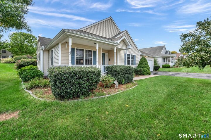 Property Photo:  15 Farm Brook Lane 15  CT 06066 