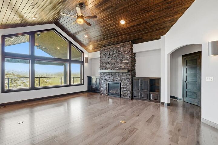 Property Photo: 13709 N Copper Canyon Ln WA 99208