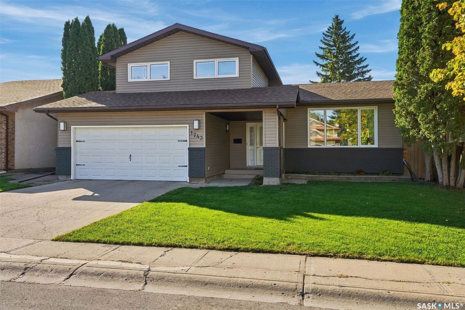 Property Photo:  1743 Blair Bay E  SK S4V 0N6 