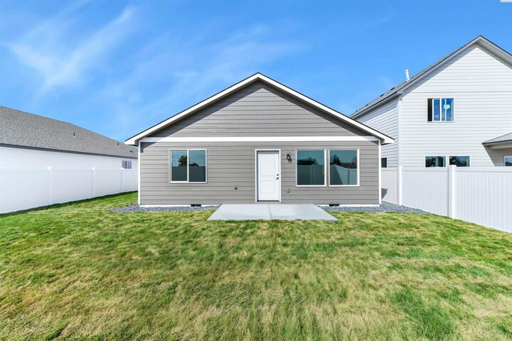 Property Photo: 5820 Redtail Dr WA 99301