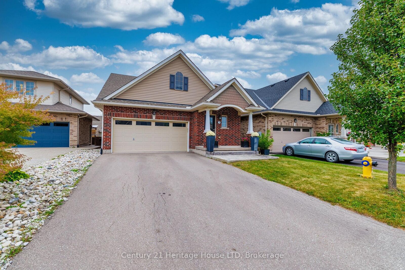 Property Photo: 7 Kenmar Court ON L2P 0E4