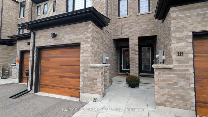 Property Photo:  20 Pumpkin Corner Crescent  ON L9J 0T6 