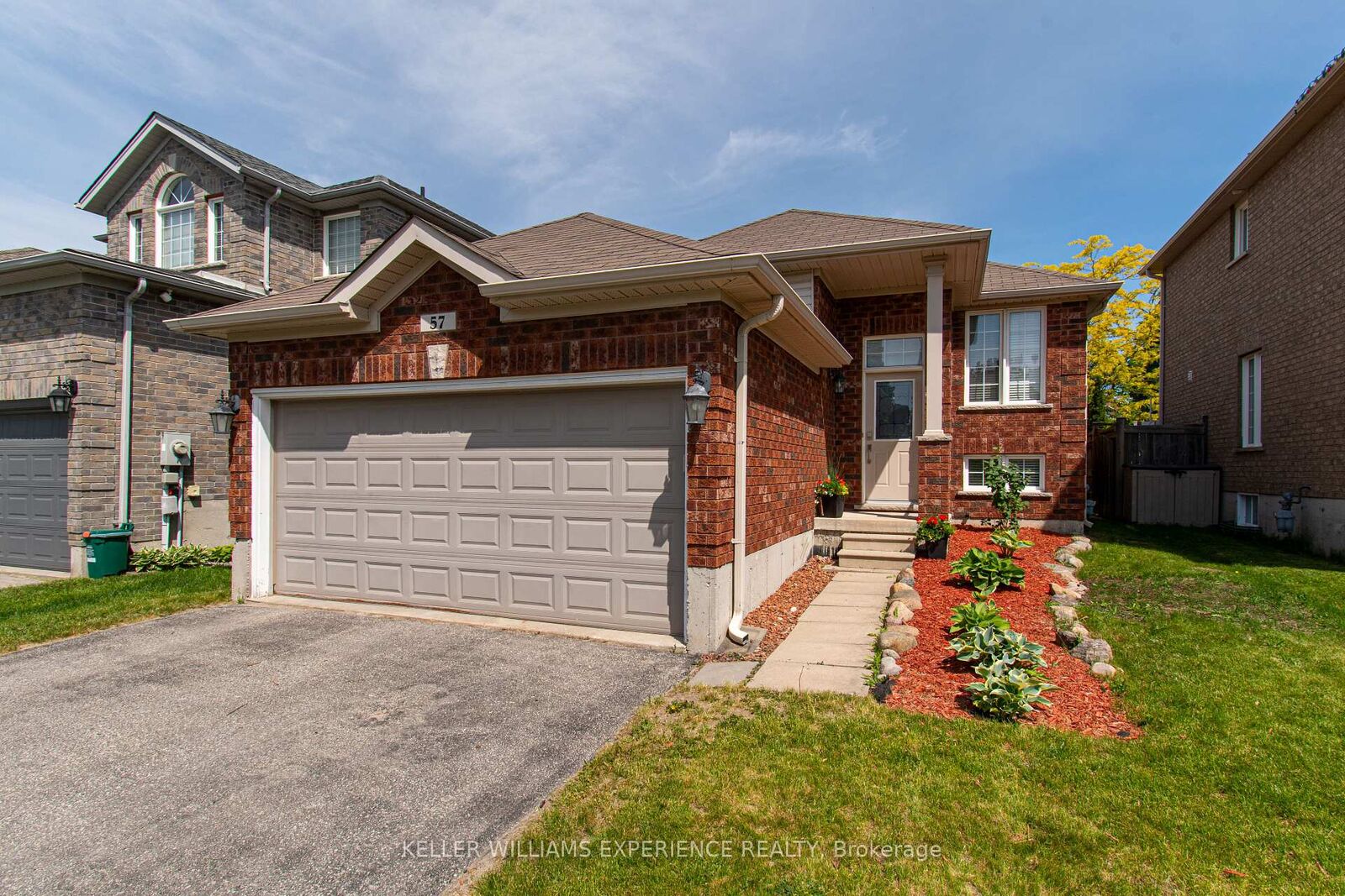 Property Photo: 57 Parisian Crescent ON L4N 0Y9