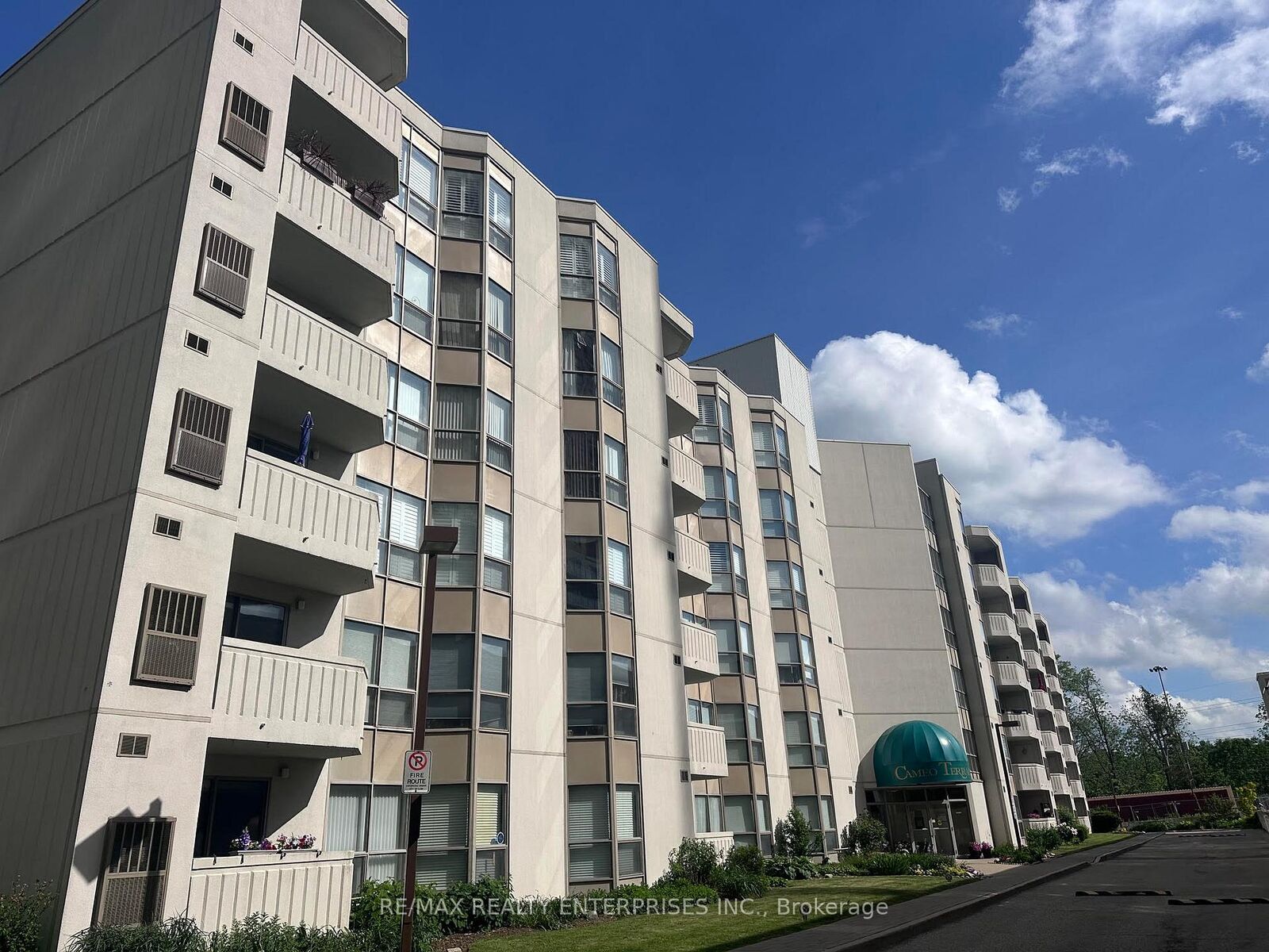 Property Photo: 3267 King Street E 105 ON N2A 4A4