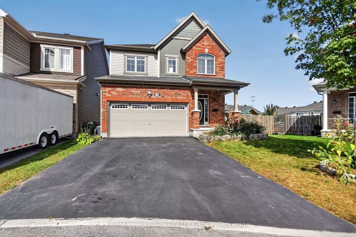 Property Photo:  18 Sweetbay Circle  ON K2S 0W8 