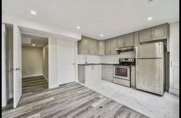 Property Photo:  18 Tysonville Circle Bsmt  ON L7A 4B5 