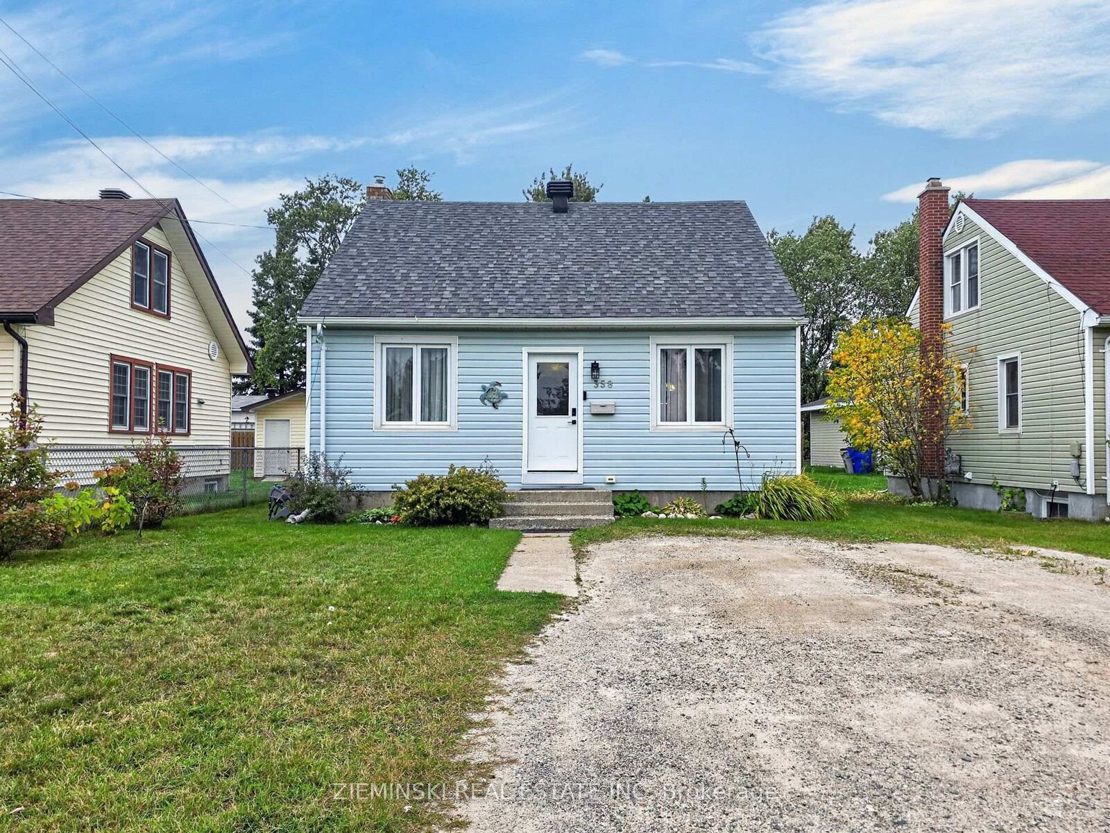 Property Photo: 358 Ogden Avenue ON P4N 1N4