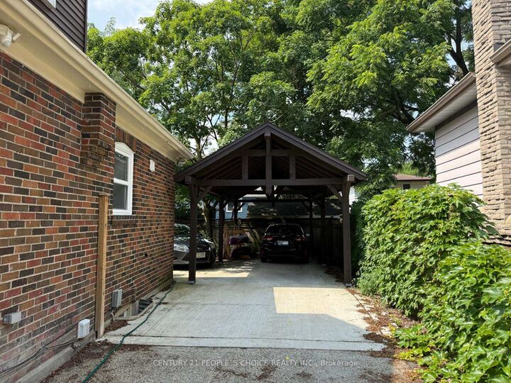 Property Photo:  1226 Oxford Avenue  ON L6H 1S5 