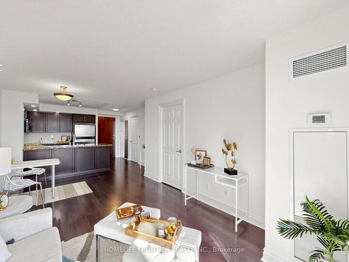 Property Photo:  23 Cox Boulevard 1162  ON L3R 7Z9 