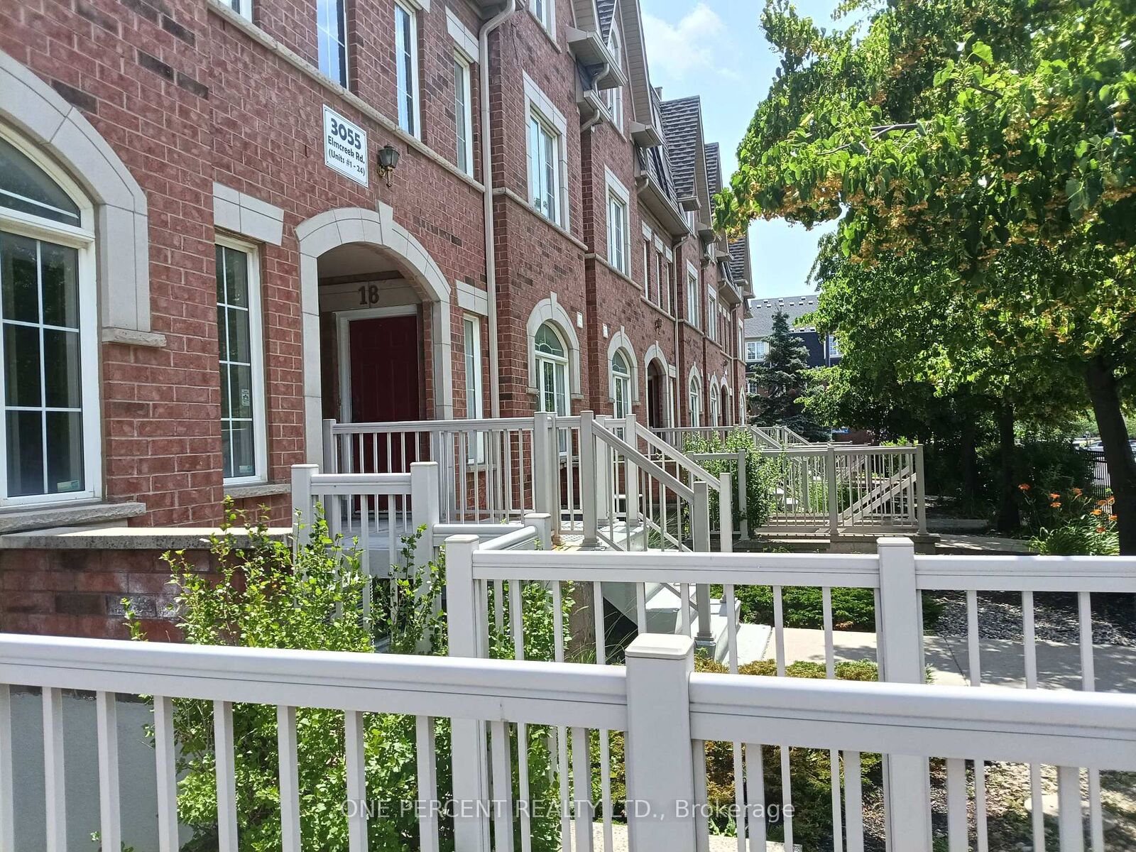 Property Photo:  3055 Elmcreek Road 5  ON L5B 4J9 