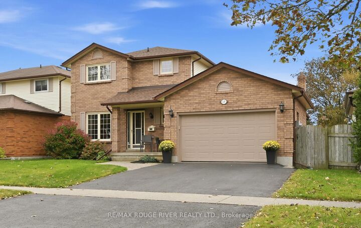 Property Photo:  17 Cloverfield Street  ON L1E 1K4 