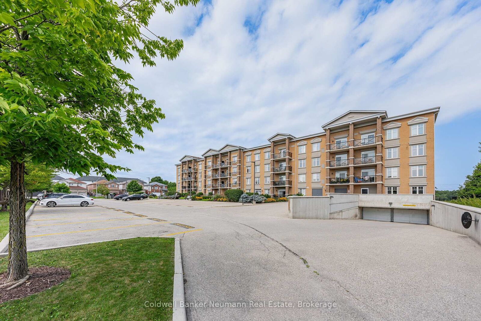 Property Photo:  2 Colonial Drive 311  ON N1L 0K8 