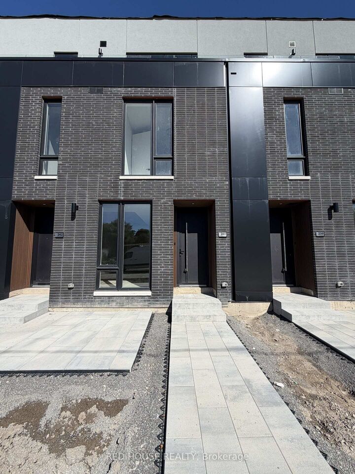 Property Photo:  240 Ellis Avenue  ON L2P 0H2 
