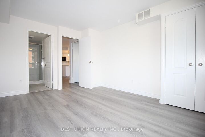 Property Photo:  77 Maitland Place 1209  ON M4Y 2V6 
