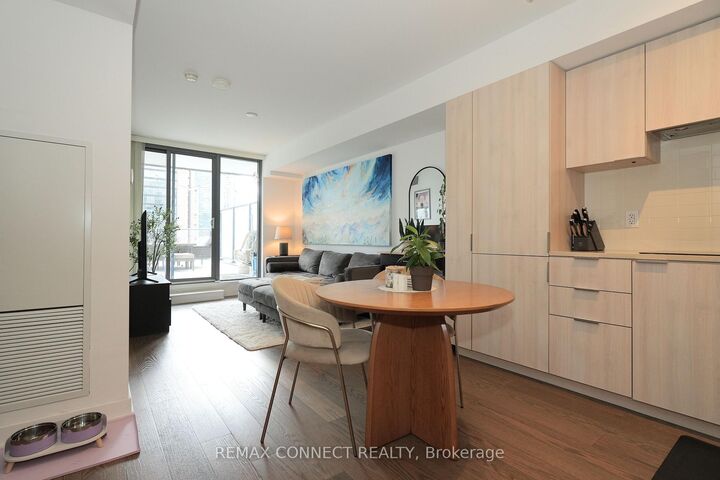 Property Photo:  11 Wellesley Street W 803  ON M4Y 1E8 