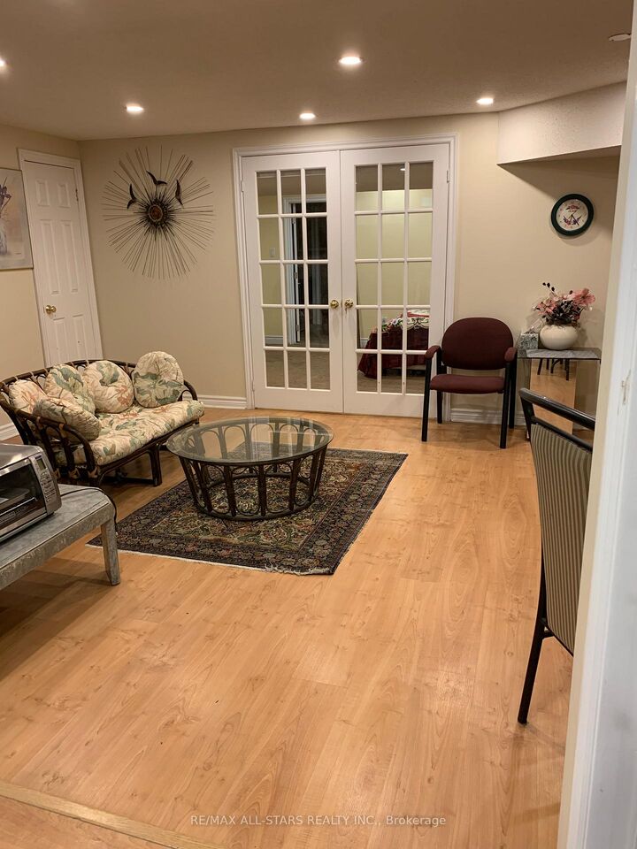 Property Photo:  72 Calderbridge Crescent Bsmt  ON L3R 9M7 