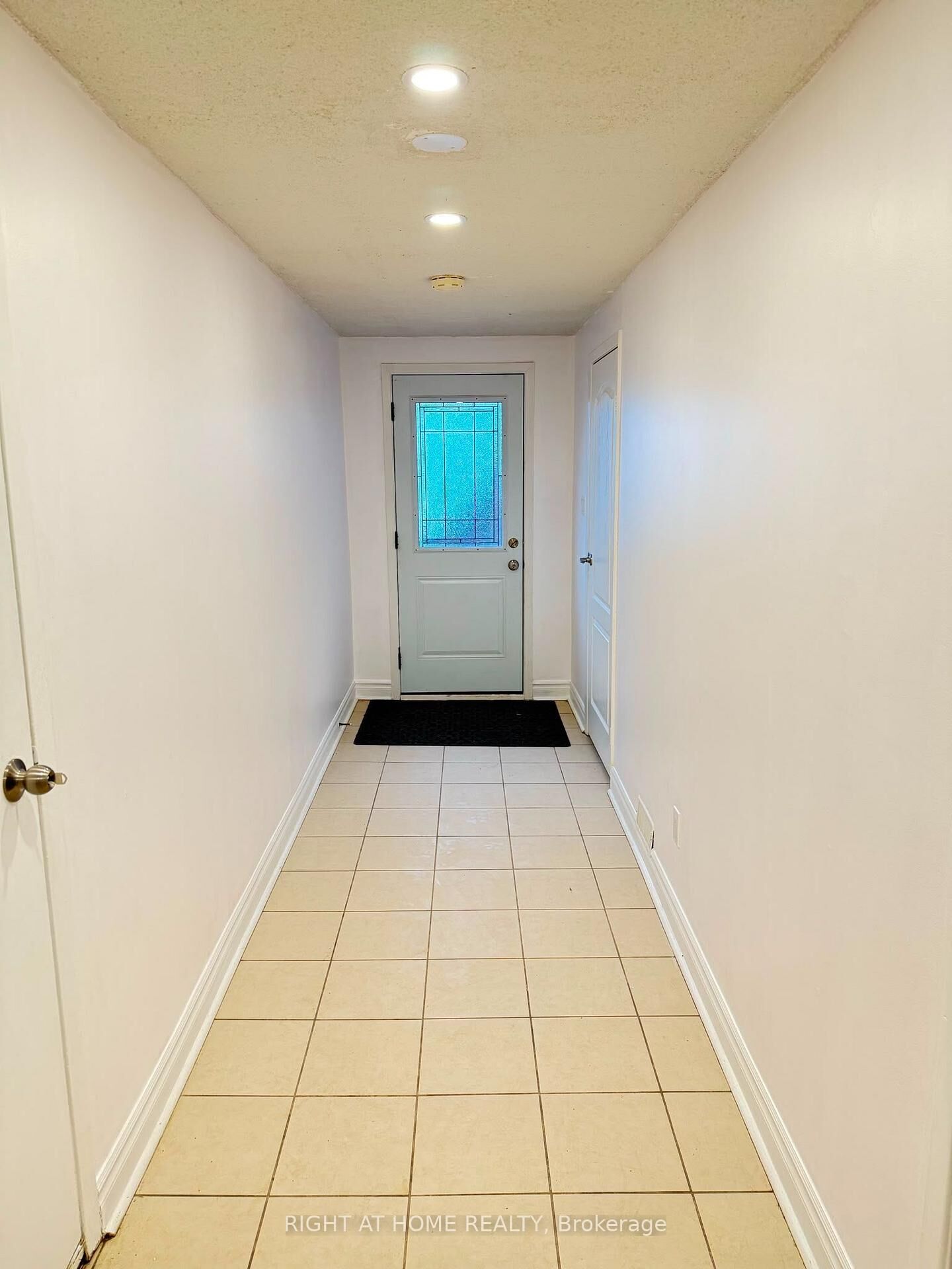 Property Photo:  4154 Sunflower Drive Bsmt  ON L5L 2L5 