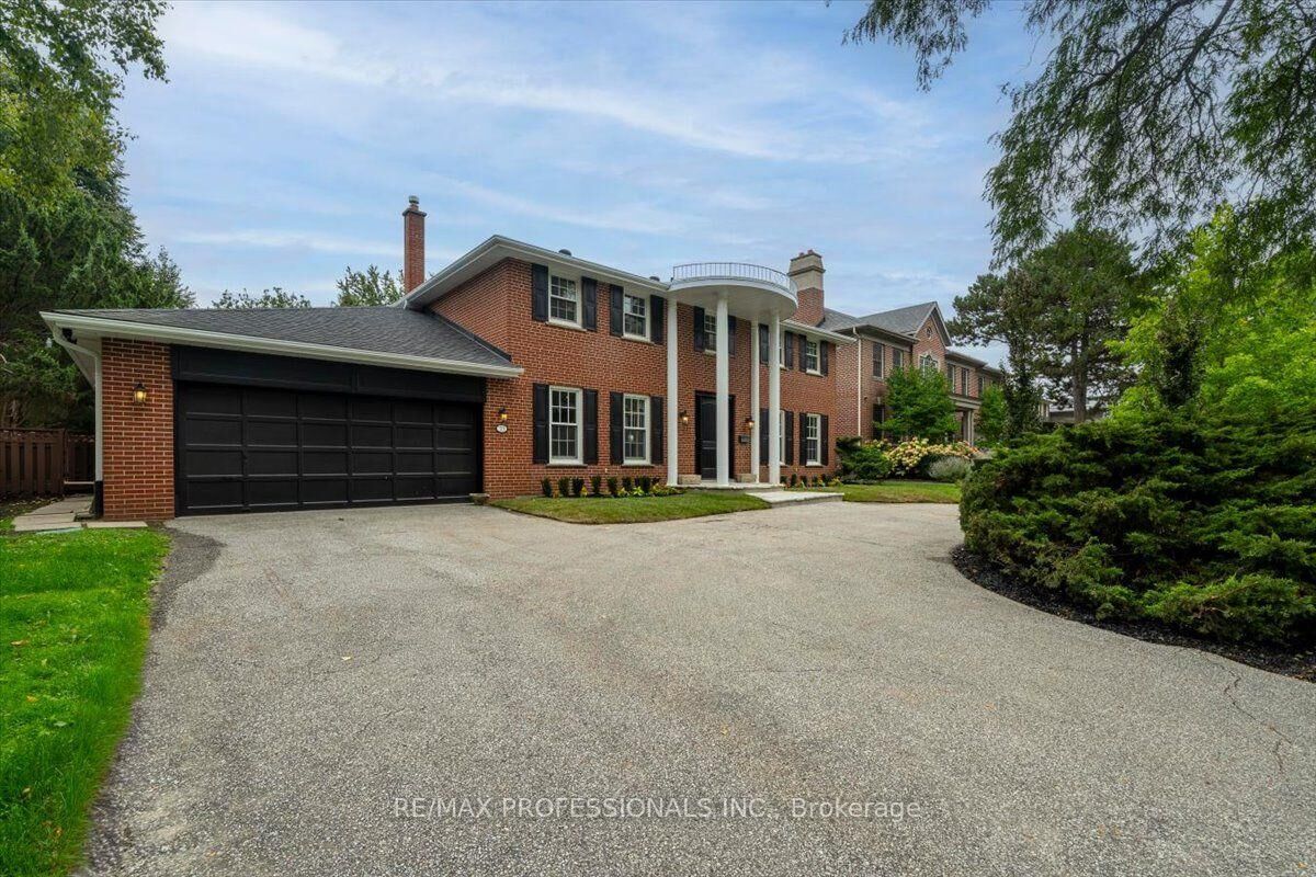 Property Photo:  53 Edenvale Crescent  ON M9A 4A5 