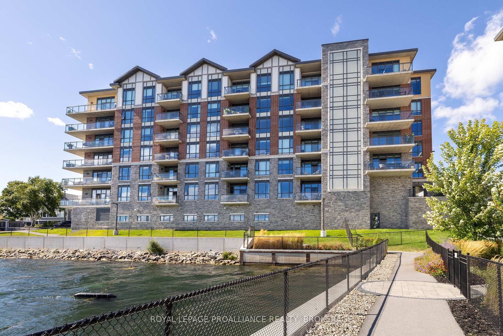 Property Photo:  129B South Street 218  ON K7G 0B1 