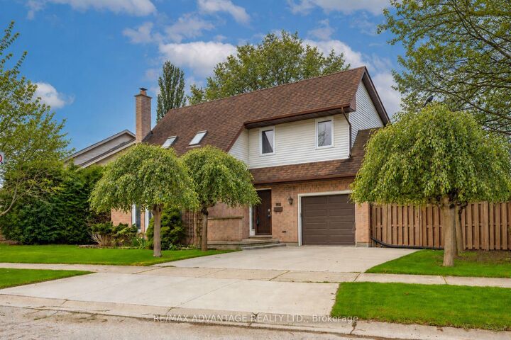 Property Photo:  122 Barrydale Crescent  ON N6G 2X6 