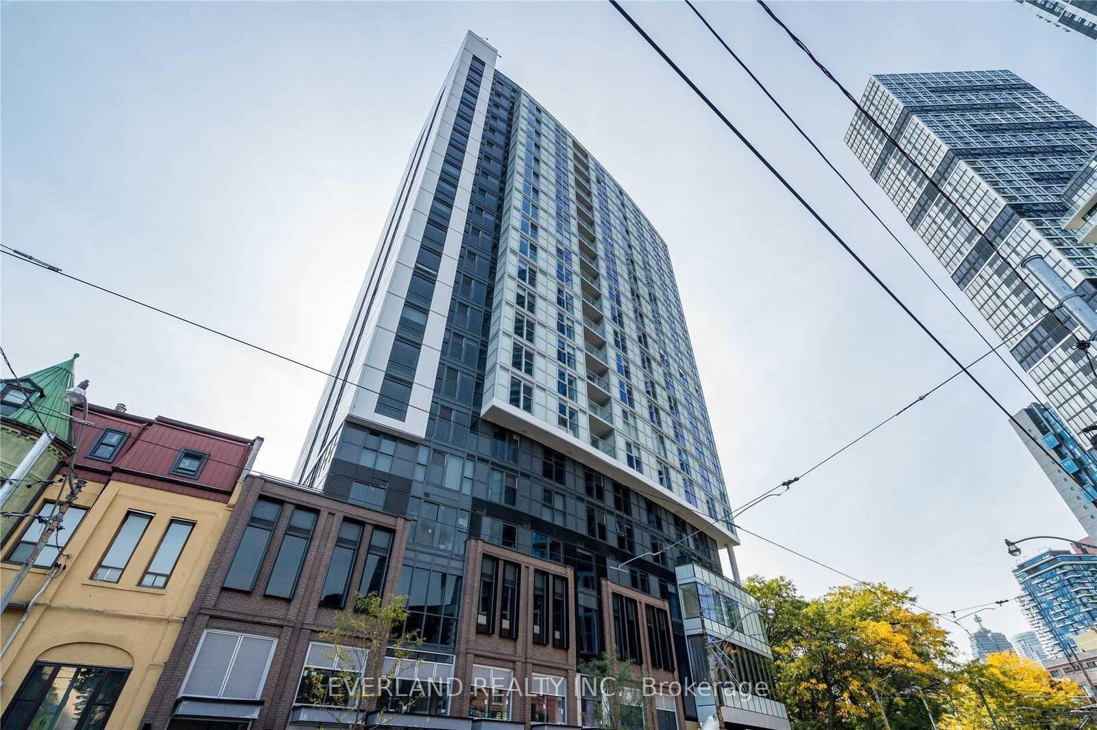 Property Photo:  219 Dundas Street E 1605  ON M5A 0V1 