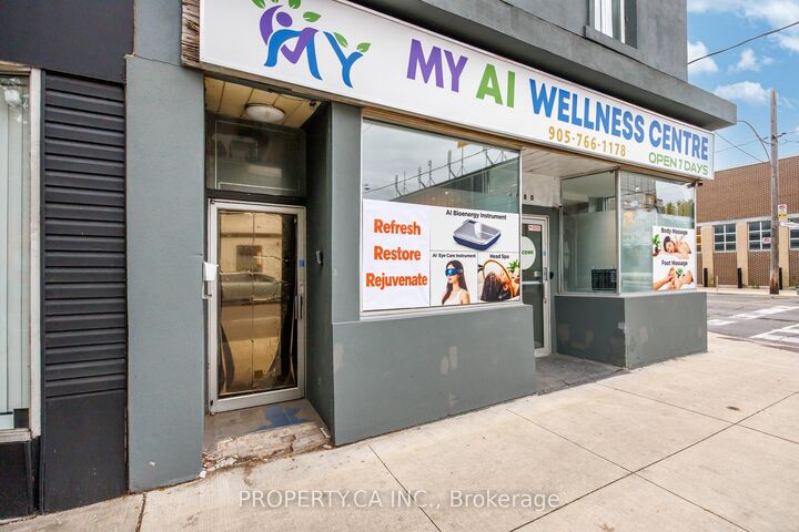 Property Photo:  1080 Dovercourt Road #Upper  ON M6H 2X8 